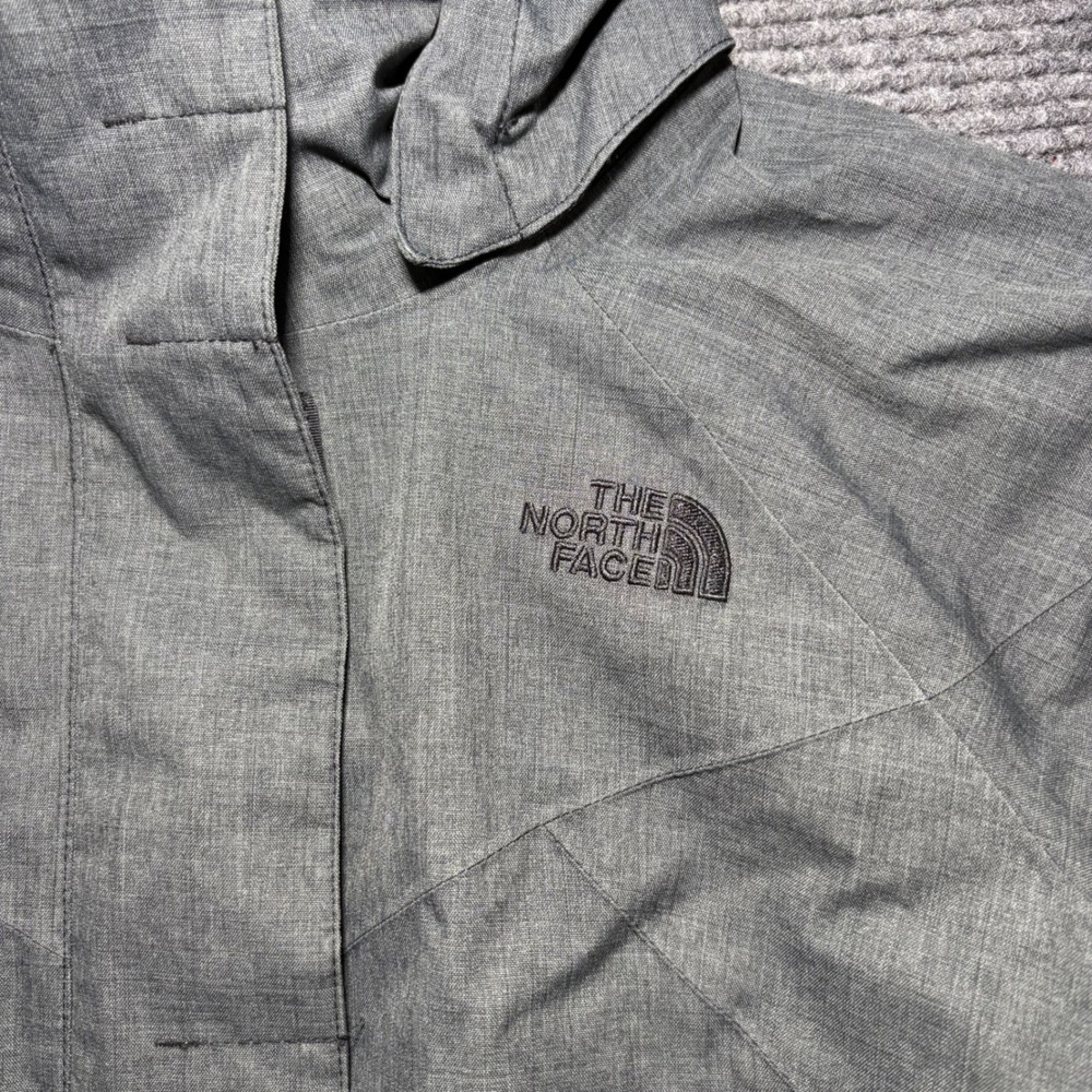 The North Face HyVent Womens Gray Hooded Insulated Rain Jacket Coat Size S Small - Picture 2 of 7